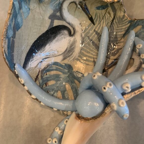 Handmade Shell Art Decor (light blue octopus) - Picture 5 of 7